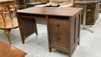 DESK W/ 2-DRAWERS AND PULL OUT KEYBOARD TRAY