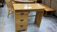 SMALL WOOD DESK - LIGHT COLORED