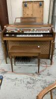 YAMAHA ELECTONE ORGAN W/ BENCH