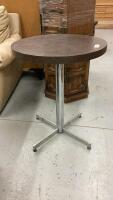 SMALL ROUND PEDESTAL TABLE