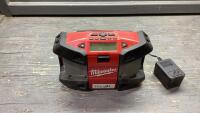 MILWAWKEE SMALL JOBSITE RADIO