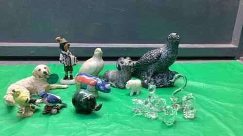 SMALL BOX OF ANIMAL ORNAMENTS