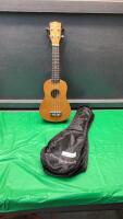 UKELELE W/ NYLON CASE - MARTIN SMITH