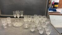 ASSORTED GLASSWARE - SOME PINWHEEL CRYSTAL