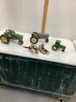 OLD TOY TRACTORS