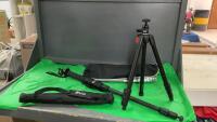 MANFROTTO TRIPOD & JOBU DESIGN MONOPOD