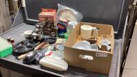 (2) BOXES W/TEA CUPS, MUGS, MICROWAVE COOKER, PC FLAN PAN
