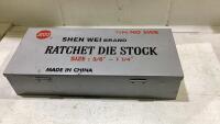 RATCHET DIE STOCK SIZE: 3/8" - 1 1/14"