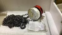 CHAIN HOIST/CHAIN BLOCK