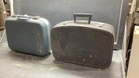 (2) VINTAGE HARDSHELL CARRY-ON SUITCASES