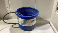 HEATED BUCKET 9 QUART