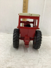 VINTAGE INTERNATIONAL 1568 TOY TRACTOR - 3