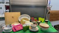 BOX W/ PLASTIC PLATES/CUPS/PLATTERS, (2) GLASS MIXING BOWLS