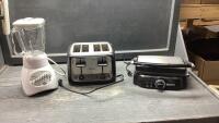 BOX W/OSTER BLENDER, TOASTMASTER TOASTER, STARFRIT GRILL/PRESS