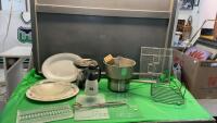 LARGE BOX OF KITCHEN ITEMS - DISH DRYING RACK, PLATTERS, POT, BAKING PANS, CHIFFON PAN