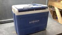 WOODS 39 LITRE COOLER/WARMER 12V