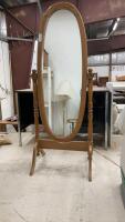 FREE STANDING SWIVEL MIRROR