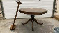 VINTAGE OCTAGON PEDESTAL DINING TABLE W/ (2) LEAVES - &ldquo;COUNTRY OAK&rdquo;