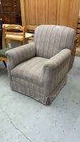 OCCASIONAL CHAIR