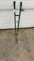 YARDWORKS LONG HANDLED PRUNING SHEARS