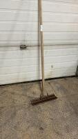 THATCHING RAKE