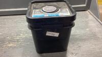 BUCKET OF PLASTIC CHAIN 130&rsquo;