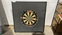 WINMAU DARTBOARD W/ FRAMED FOAM BACKBOARD