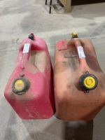 25 L gasoline cans