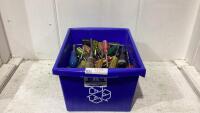 TOTE OF VARIOUS SCREWDRIVERS