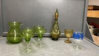 GREEN GLASS PITCHER & (4) MARGARITA GLASSES, GREEN DECANTER, (2) VINTAGE GLASSES