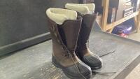BAFFIN LINED WINTER BOOTS - WOMEN&rsquo;S SIZE 10