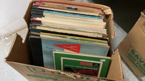 BOX OF 78&rsquo;S RECORDS