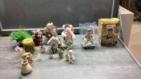 BOX OF ASSORTED KNICK KNACKS + BOBBLE HEAD HOCKEY PLAYER