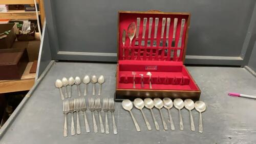 1891 ROGERS ONEIDA SILVERWARE IN MAPLE BOX