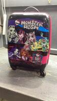 MONSTER HIGH CARRY-ON SIZE ROLLING SUITCASE W/PULL HANDLE