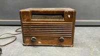 SMALL ANTIQUE GENERAL ELECTRIC RADIO