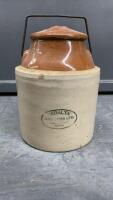 ONE GALLON MEDALTA CROCK