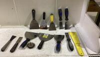 SHOP BOX FULL OF VARIOUS PUTTY KNIVES & WALL SCRAPERS