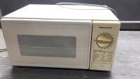 SMALL KENMORE MICROWAVE
