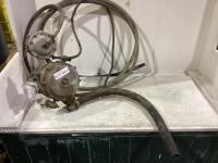 AUTOMOTIVE MODEL E PROPANE REGULATOR