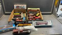 (2) FLATS W/ COLLECTIBLE TRAINS - CARS & (2) ENGINES