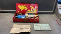 VINTAGE ERECTOR SET IN METAL BOX