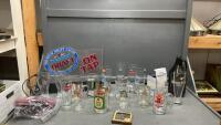 GOOD LIDDED TOTE W/ BEER RELATED ITEMS - MUGS, BAR SIGN (NOT WORKING), MILWAUKEE COZIES,
