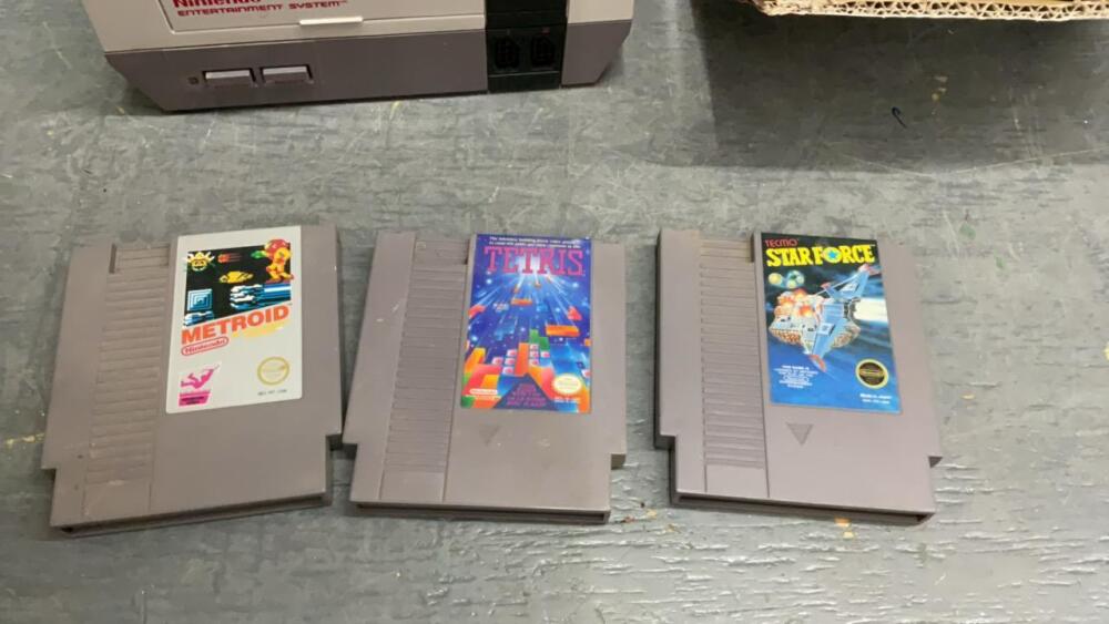 ORIGINAL NINTENDO GAME W/ (4) CONTROLLERS & (3) GAMES