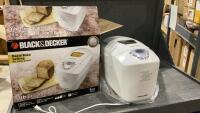 BLACK + DECKER BREAD MAKER