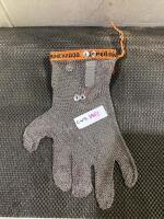 STAINLESS STEEL CUT RESISTANT GLOVE