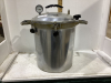 LARGE PRESSURE POT. ALL AMERICAN