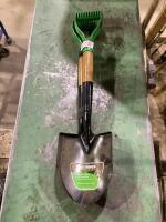 (2) TRUE TEMPER BASIC COMPACT SHOVELS