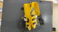 FLUID ADULT LIFE JACKET