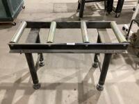 POWERFIST CONVOYER STYLE ROLLER TABLE